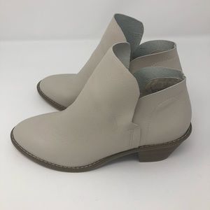Universal Thread | NWOT Indie Healed Booties